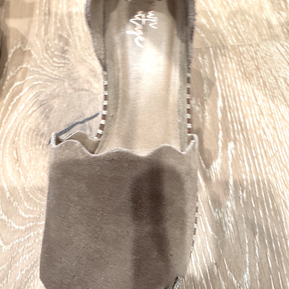 Final/Firm Price. NWOB Crown Vintage Daffodil
Espadrille Wedge Sandal, Size 7.5 - Picture 4 of 7